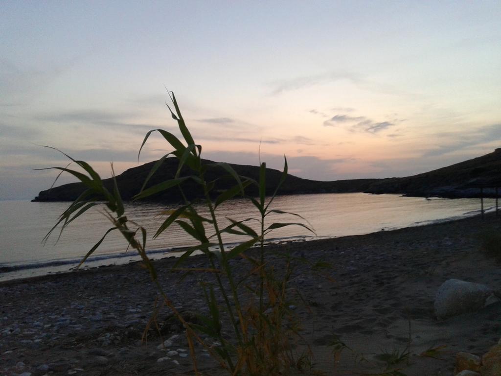 Tramonto Nel Delfini Leilighet Kini Eksteriør bilde