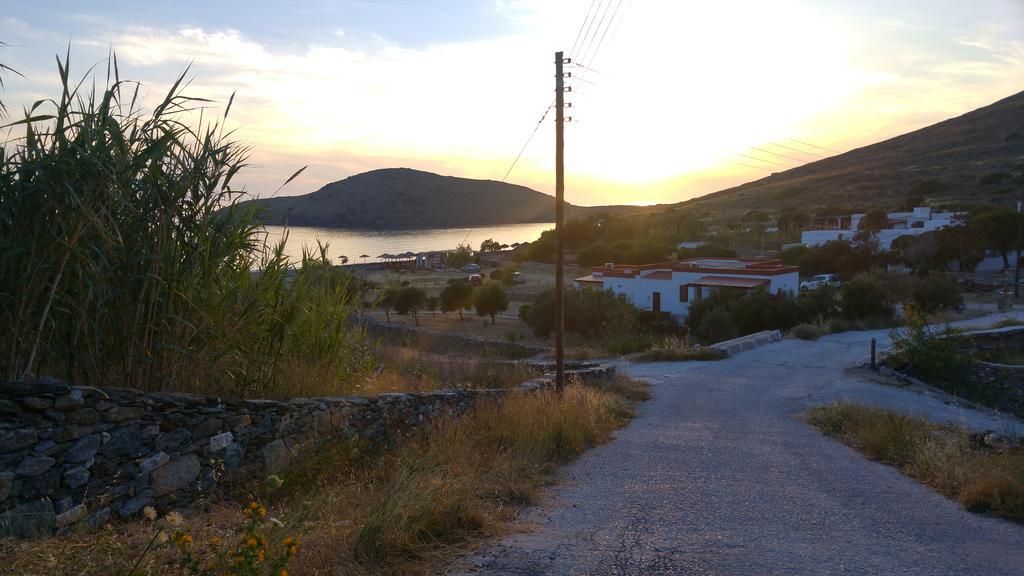 Tramonto Nel Delfini Leilighet Kini Eksteriør bilde